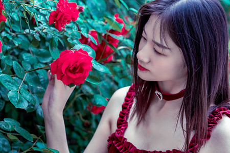 全球首场高高原无人机表演在西藏尼玛县震撼上演，点亮文旅新画卷